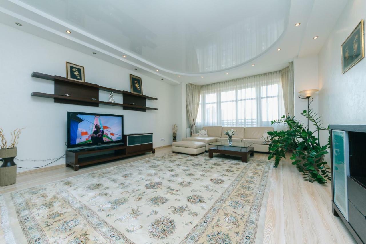 3 Комнатные Апартаменты В Центре Печерска Kyjev Exteriér fotografie